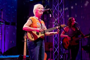 Jill Sobule, “I Kissed a Girl” Singer-Songwriter, Dies in House Fire at 66